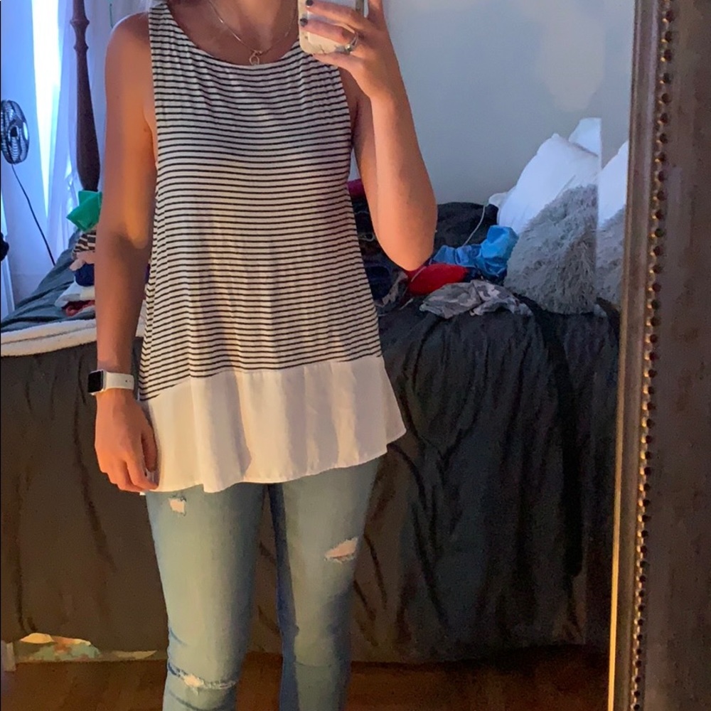 Loose strip shirt